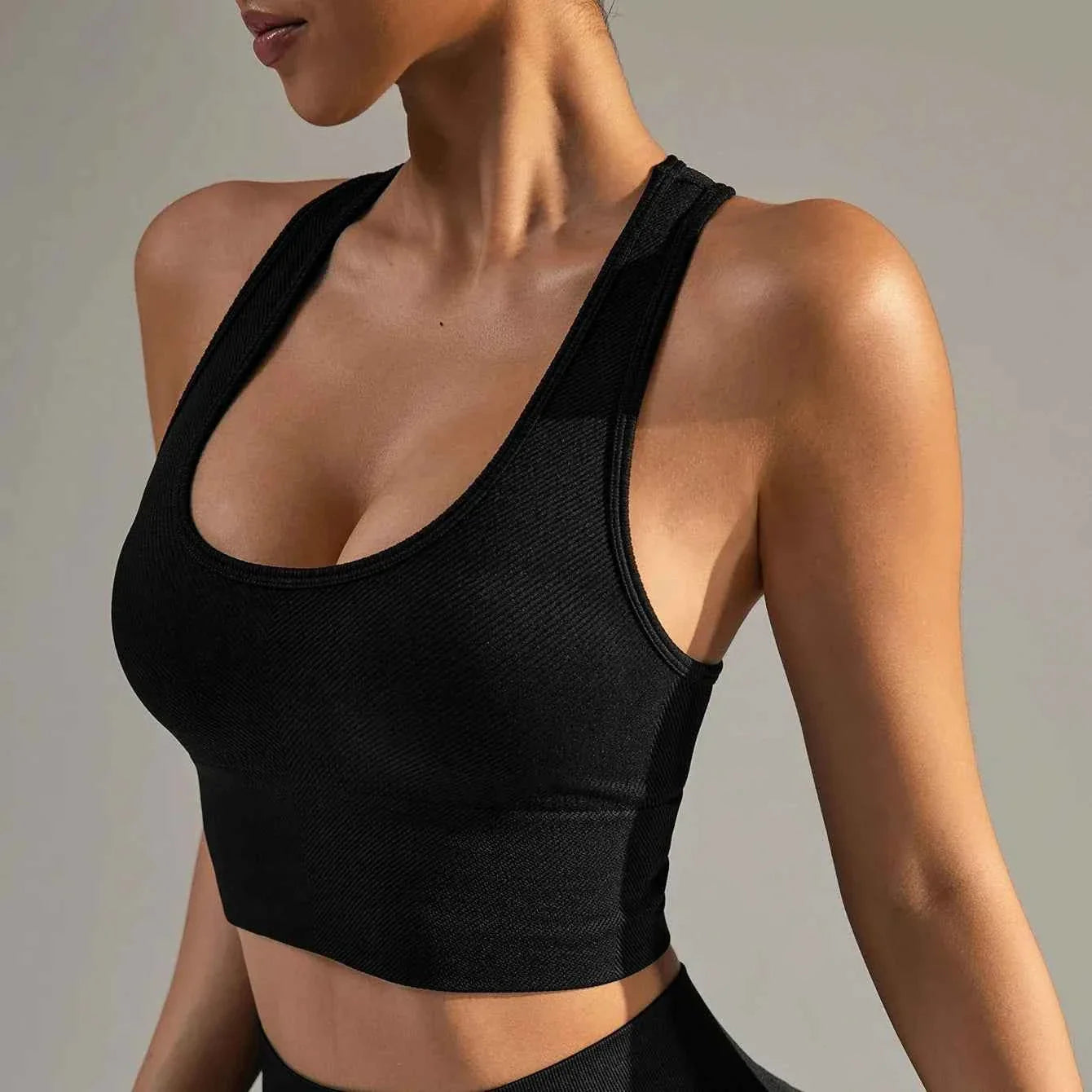 VEQKING Seamless Ribbed Racerback Sports Bra